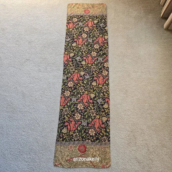 Metropolitan Museum of Art William Morris Silk Scarf "Compton" - Picture 5 of 12